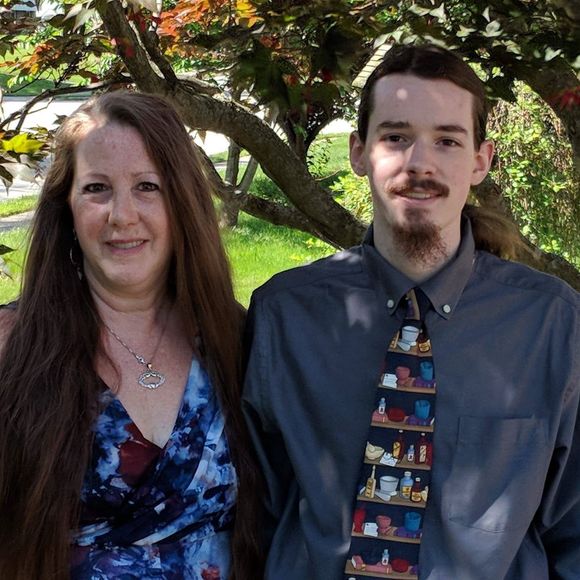 Meet your Posher, Lee - Picture 1 of 1